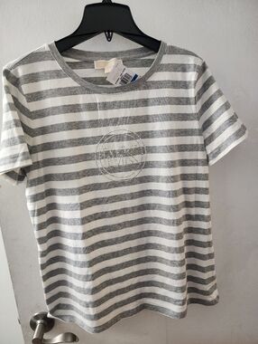 NWT MICHAEL KORS TOP SIZE LARGE MK STUDDED EMBLEM IN FRONT